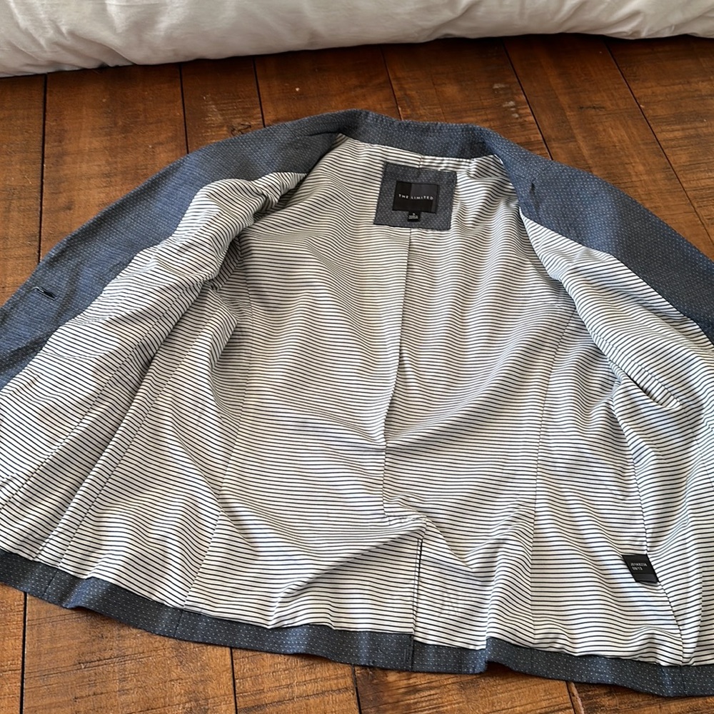 Blazer - Picture 3 of 5